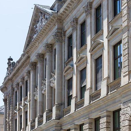 Отель Rosewood Мюнхен Экстерьер фото